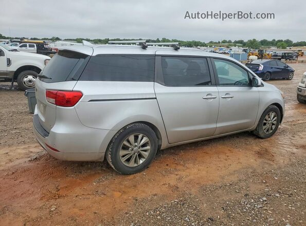 KNDMB5C16G6163238 2016 KIA SEDONA Silver Trasero derecho