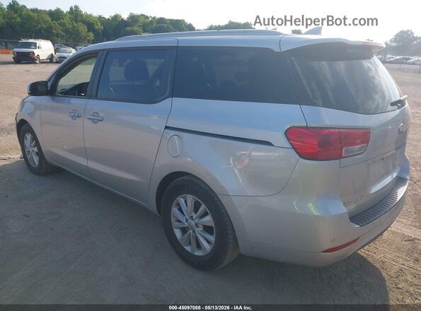 KNDMB5C16J6355637 2018 KIA SEDONA Silver Trasero izquierdo