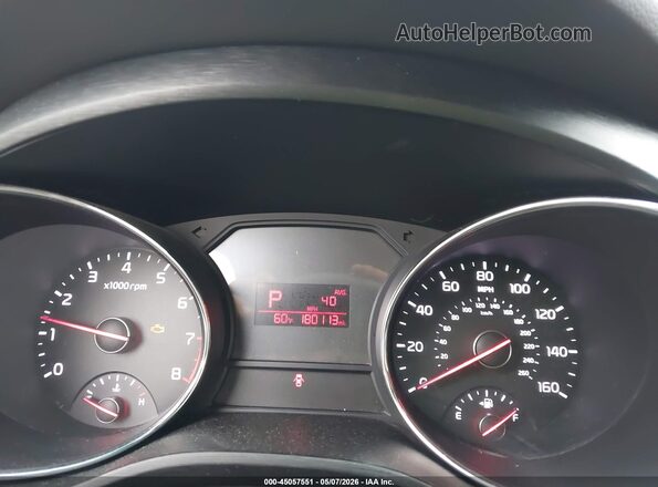 KNDMB5C17H6229846 2017 KIA SEDONA Silver Вид задніх сидінь