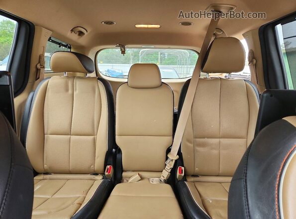 KNDMB5C17L6590096 2020 KIA SEDONA Blue Rear seats view