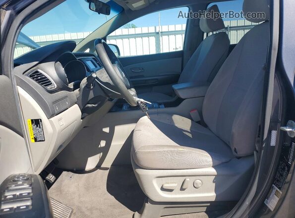 KNDMB5C19H6306362 2017 KIA SEDONA Gray Widok wnętrza z przodu
