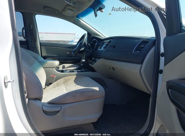 KNDMB5C19K6540766 2019 KIA SEDONA White Вид салону спереду