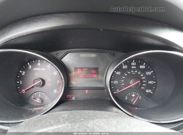 KNDMB5C1XG6085790 2016 KIA SEDONA Burgundy Widok tylnych siedzeń