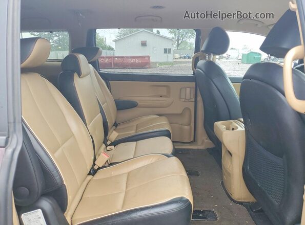 KNDMB5C1XH6319105 2017 KIA SEDONA Темно-бордовый Вид задней части салона