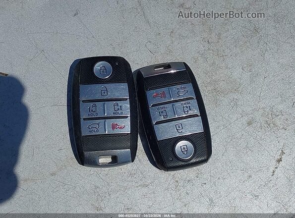 KNDMC5C17G6185035 2016 KIA SEDONA Золотой Вид панели приборов