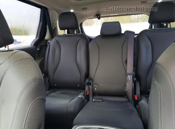 KNDNE5KA4T6129838 2026 KIA CARNIVAL Черный Вид задних сидений