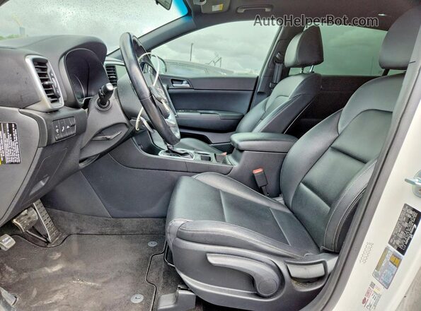 KNDP63AC2L7816940 2020 KIA SPORTAGE Белый Вид салона спереди