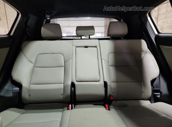 KNDP6CAC2N7997881 2022 KIA SPORTAGE White Rear seats view