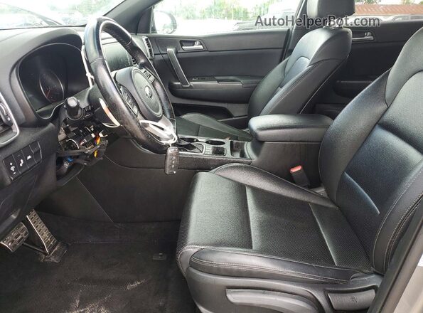 KNDP6CAC5L7648274 2020 KIA SPORTAGE Серый Вид салона спереди