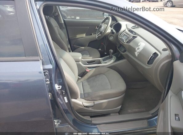KNDPB3AC1G7814372 2016 KIA SPORTAGE Синий Вид салона спереди