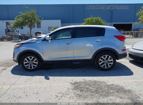 KNDPB3AC1G7837523 2016 KIA SPORTAGE Серебряный Вид задней части салона
