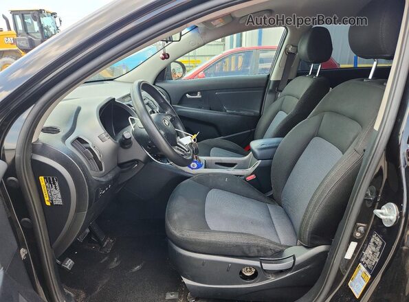 KNDPB3AC1G7858100 2016 KIA SPORTAGE Черный Вид салона спереди