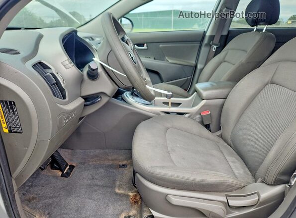 KNDPB3AC7G7857632 2016 KIA SPORTAGE Белый Вид салона спереди