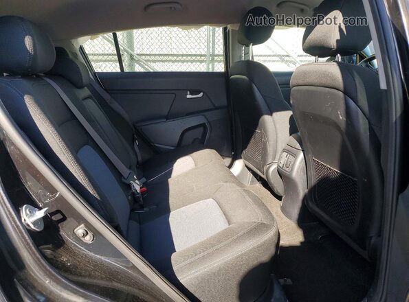 KNDPBCAC3G7829584 2016 KIA SPORTAGE Black Widok wnętrza z tyłu