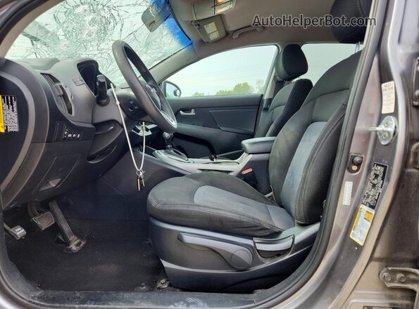 KNDPBCAC3G7879191 2016 KIA SPORTAGE Серый Вид салона спереди