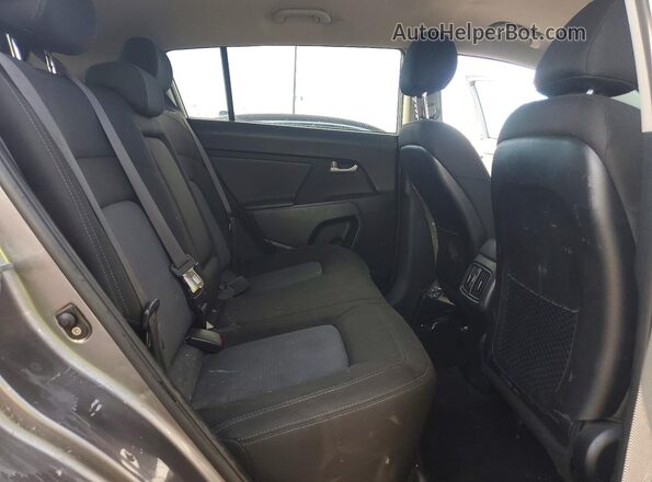 KNDPBCAC4G7866126 2016 KIA SPORTAGE Серый Вид задней части салона