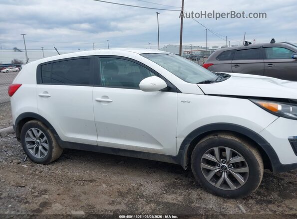 KNDPBCAC5G7811426 2016 KIA SPORTAGE Белый Вид задней части салона