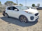 2017 Kia Sportage Lx Белый vin: KNDPM3AC0H7083011
