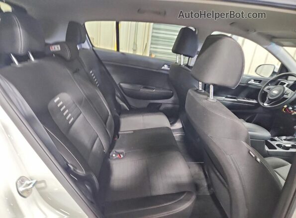 KNDPM3AC2J7454689 2018 KIA SPORTAGE Белый Вид задней части салона