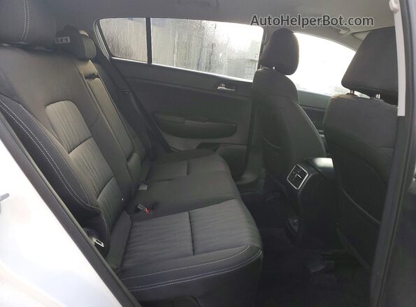 KNDPM3AC3H7168909 2017 KIA SPORTAGE Белый Вид задней части салона