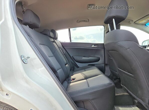 KNDPM3AC3N7013322 2022 KIA SPORTAGE Белый Вид задней части салона
