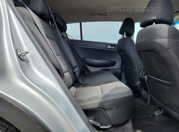 KNDPM3AC7H7300117 2017 KIA SPORTAGE Silver Widok wnętrza z tyłu
