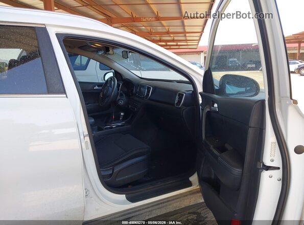 KNDPM3AC8H7171580 2017 KIA SPORTAGE White Widok wnętrza z przodu