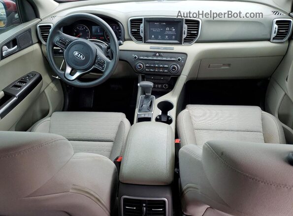KNDPM3AC8J7487020 2018 KIA SPORTAGE Красный Вид панели приборов