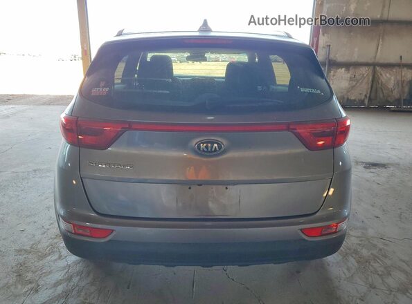 KNDPMCAC0J7393116 2018 KIA SPORTAGE Серый Вид сзади