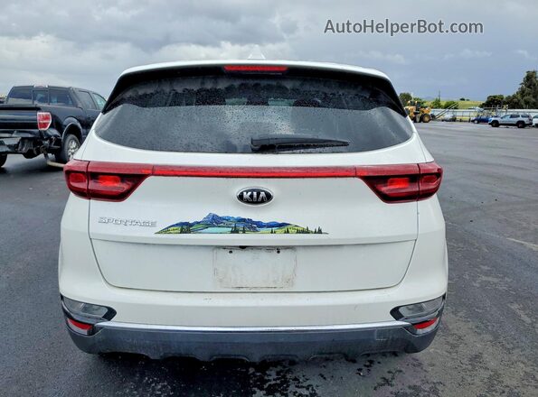 KNDPMCAC1M7933965 2021 KIA SPORTAGE Белый Вид сзади