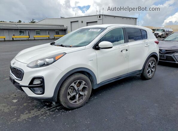 KNDPMCAC1M7933965 2021 KIA SPORTAGE Белый Передняя левая четверть
