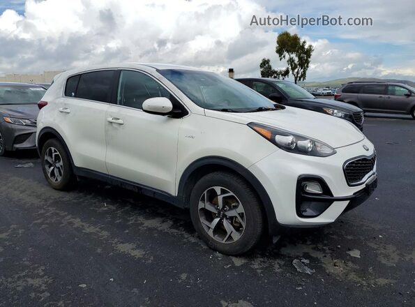 KNDPMCAC1M7933965 2021 KIA SPORTAGE Белый Передняя правая четверть