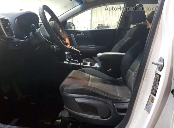 KNDPMCAC1M7937126 2021 KIA SPORTAGE Белый Вид салона спереди