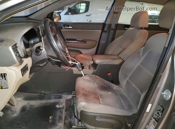 KNDPMCAC2K7598423 2019 KIA SPORTAGE Серебряный Вид салона спереди
