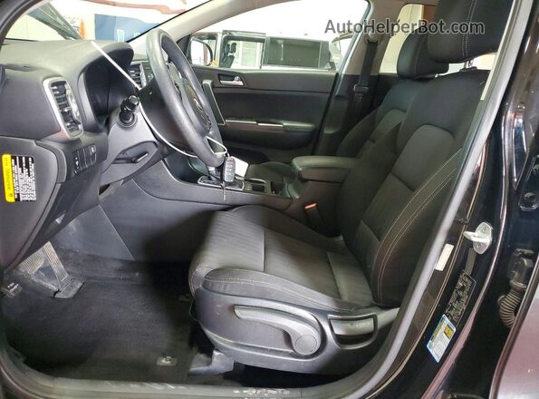 KNDPMCAC3H7207014 2017 KIA SPORTAGE Черный Вид салона спереди