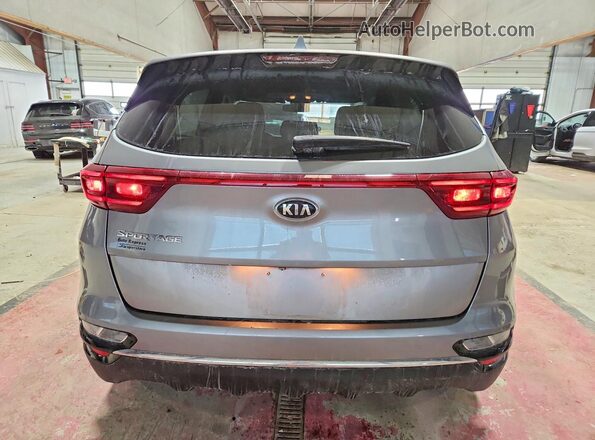 KNDPMCAC3N7994963 2022 KIA SPORTAGE Серебряный Вид сзади
