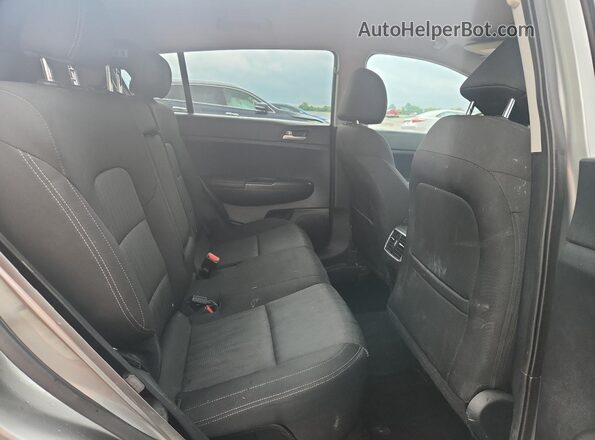 KNDPMCAC4K7598715 2019 KIA SPORTAGE Silver Vista interior trasera