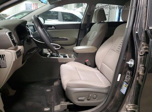 KNDPMCAC5J7360709 2018 KIA SPORTAGE Черный Вид салона спереди