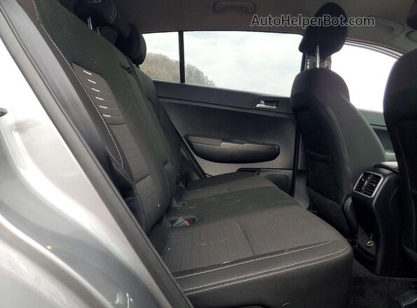 KNDPMCAC5L7663797 2020 KIA SPORTAGE Серебряный Вид задней части салона