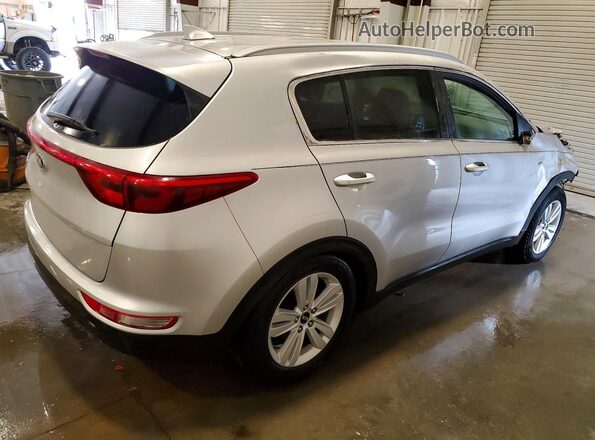 KNDPMCAC6K7613408 2019 KIA SPORTAGE Серебряный Задняя правая четверть
