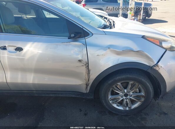 KNDPMCAC8H7202665 2017 KIA SPORTAGE Silver Widok z przodu