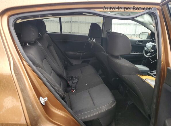 KNDPMCAC8L7815555 2020 KIA SPORTAGE Tan Vista interior trasera