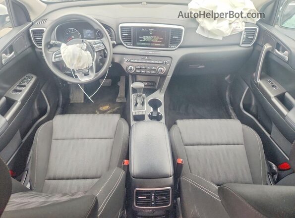KNDPMCAC8M7939469 2021 KIA SPORTAGE Белый Вид панели приборов
