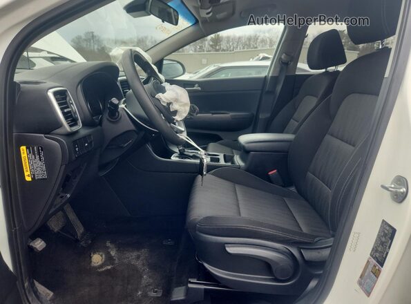 KNDPMCAC8M7939469 2021 KIA SPORTAGE Белый 