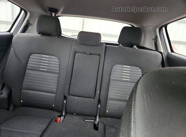 KNDPMCAC8N7965006 2022 KIA SPORTAGE Серебряный Вид задних сидений