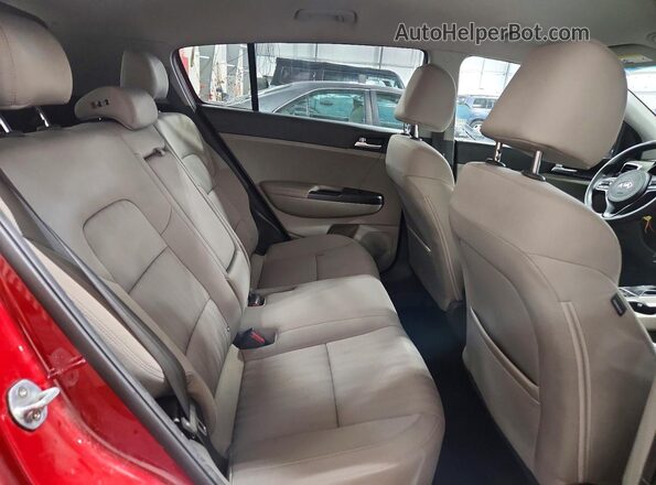 KNDPMCACXK7524330 2019 KIA SPORTAGE Красный Вид задней части салона