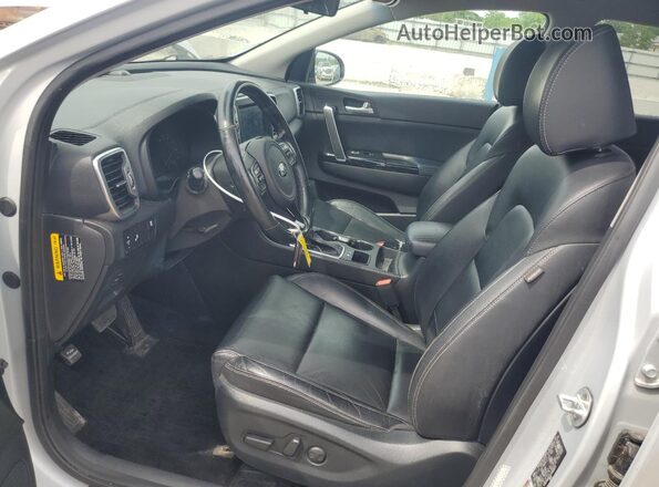 KNDPN3AC1J7365077 2018 KIA SPORTAGE Silver Front interior view