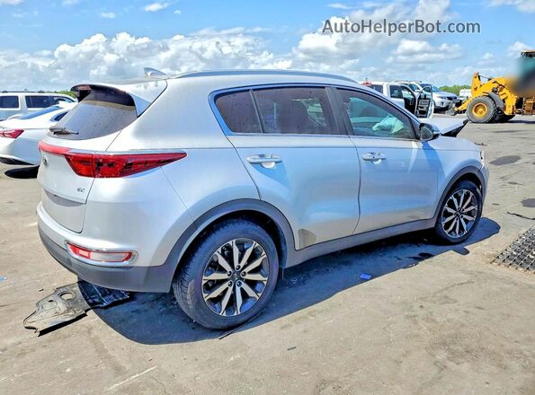 KNDPN3AC1J7401558 2018 KIA SPORTAGE Серебряный Задняя правая четверть
