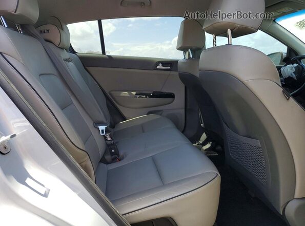 KNDPN3AC1J7401558 2018 KIA SPORTAGE Серебряный Вид задних сидений