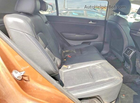 KNDPN3AC2H7236386 2017 KIA SPORTAGE Оранжевый Вид задней части салона